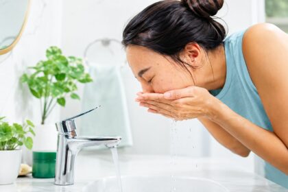 6 Skin-Care Mistakes That May Worsen Atopic Dermatitis on Your Face