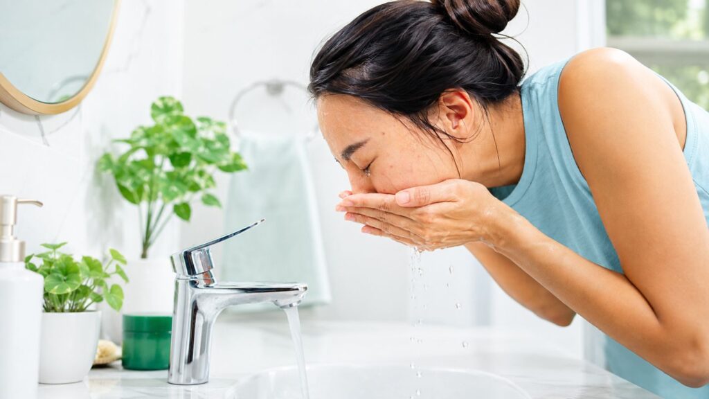 6 Skin-Care Mistakes That May Worsen Atopic Dermatitis on Your Face
